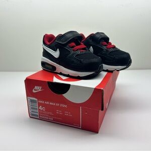 Nike Air Max Black and Red Sneakers Classic Athletic Design